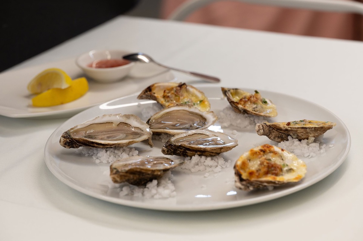 Huîtres fraîches et gratinées